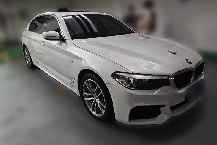 Used BMW 5 Series 2020 525Li M Sport Package Front Right 45 Deg