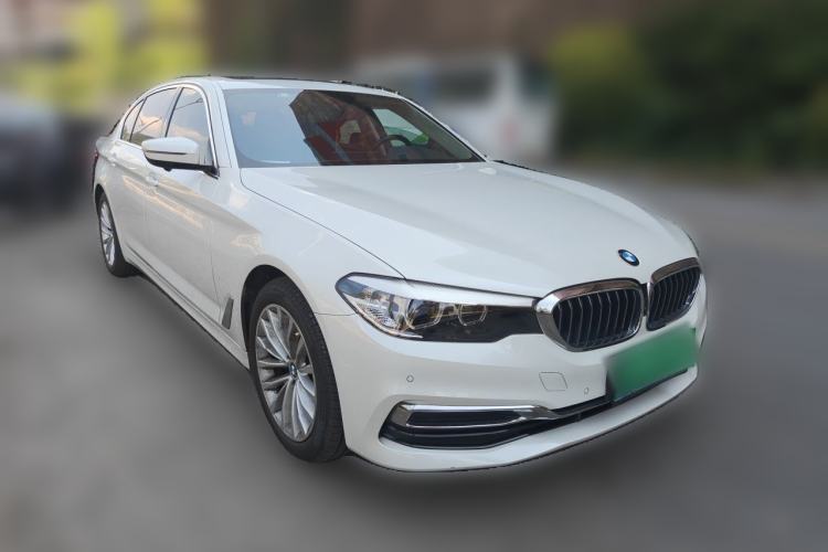 Used BMW 5 Series 2020 525Li Luxury Package Front Right 45 Deg