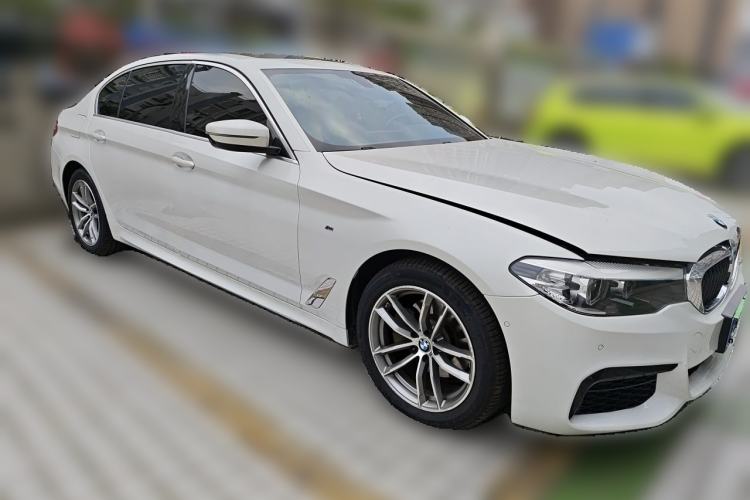 Used BMW 5 Series 2020 525Li M Sport Package Front Right 45 Deg