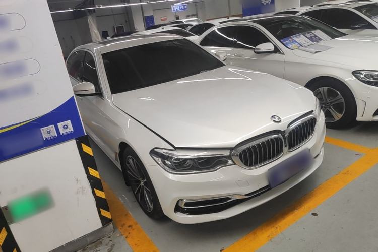 Used BMW 5 Series 2020 530Li Luxury Edition Premium Package Front Right 45 Deg