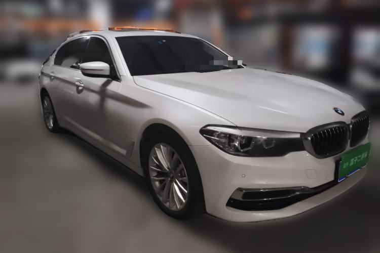 Used BMW 5 Series 2020 525Li Luxury Package Front Right 45 Deg