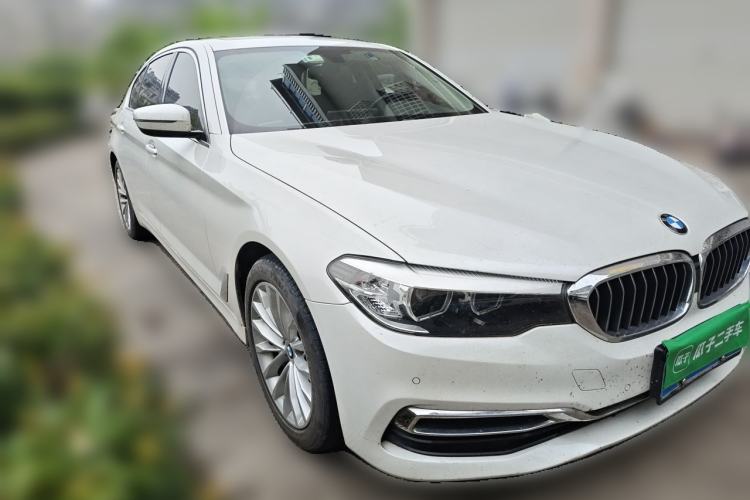 Used BMW 5 Series 2020 525Li Luxury Package Front Right 45 Deg