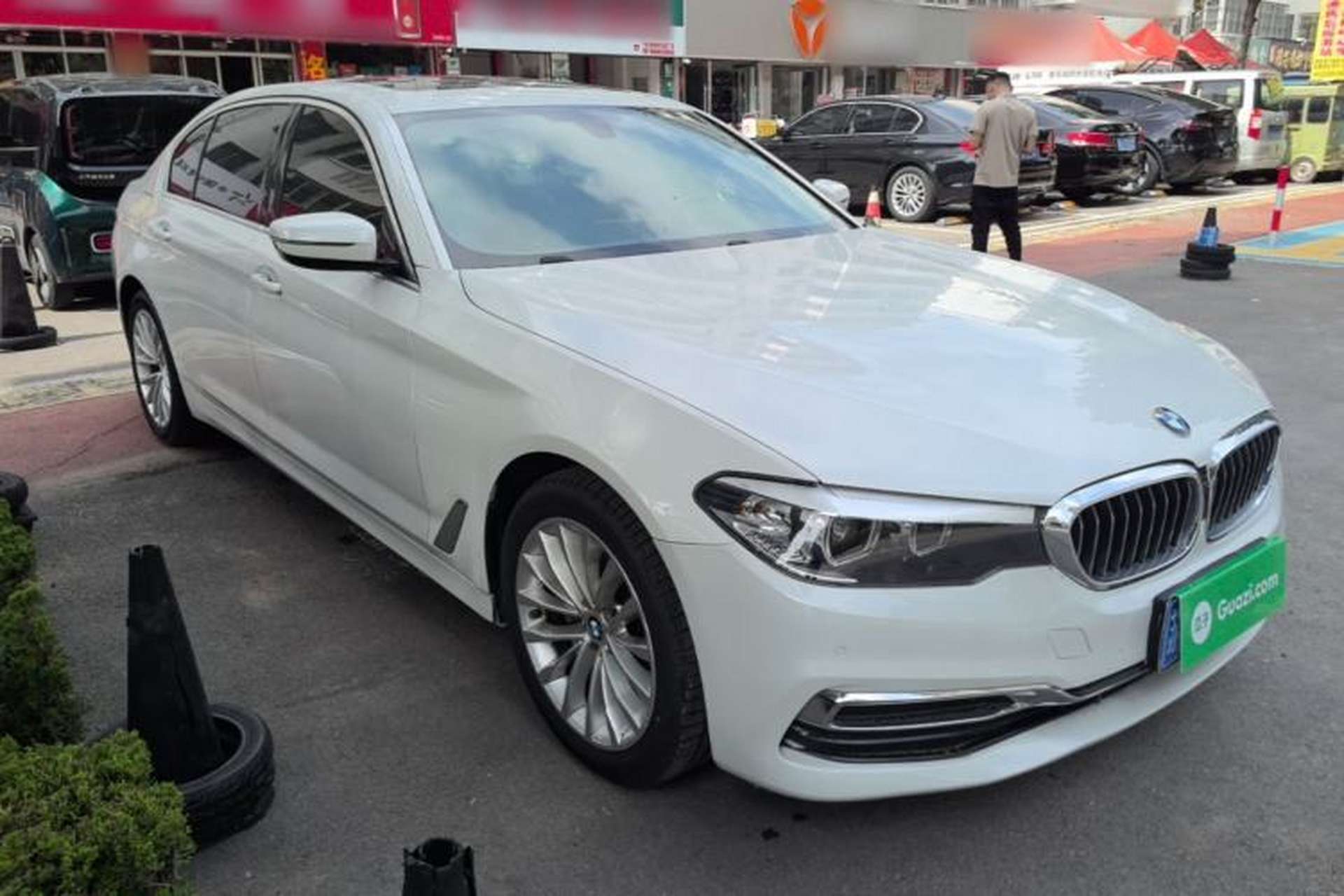 Used BMW 5 Series 2020 525Li Luxury Package Front Right 45 Deg