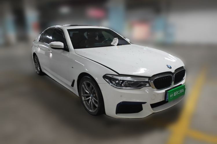 Used BMW 5 Series 2020 525i M Sport Package Front Right 45 Deg