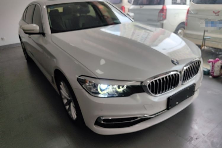 Used BMW 5 Series 2020 525Li Luxury Package Front Right 45 Deg
