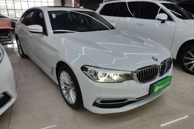 Used BMW 5 Series 2020 525Li Luxury Package Front Right 45 Deg
