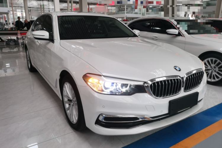 Used BMW 5 Series 2020 525Li Luxury Package Front Right 45 Deg