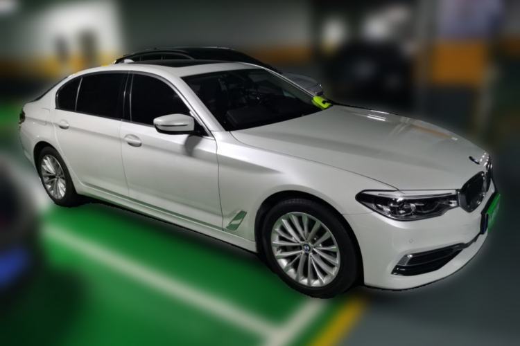 Used BMW 5 Series 2020 530Li Luxury Edition Premium Package Front Right 45 Deg