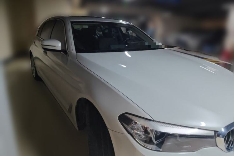Used BMW 5 Series 2020 525Li Luxury Package Front Right 45 Deg