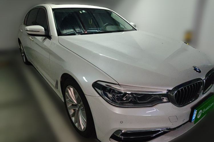 Used BMW 5 Series 2020 530Li Leading Edition Luxury Package Front Right 45 Deg