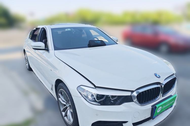 Used BMW 5 Series 2020 525Li M Sport Package Front Right 45 Deg