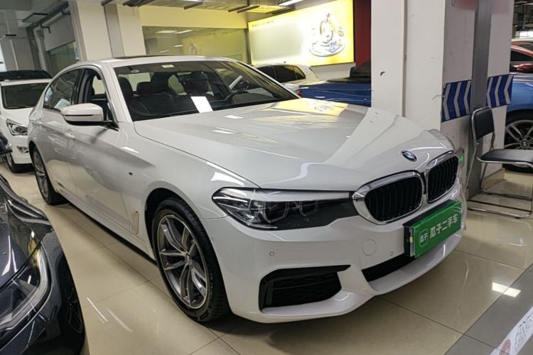 Used BMW 5 Series 2020 525Li M Sport Package Front Right 45 Deg