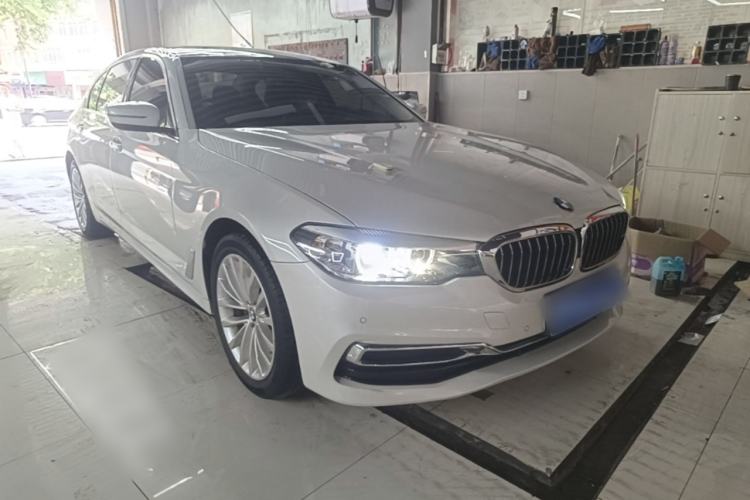 Used BMW 5 Series 2020 525Li Luxury Package Front Right 45 Deg