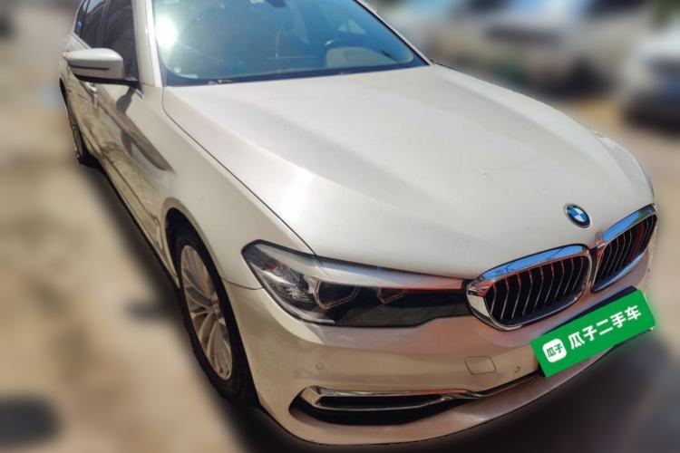 Used BMW 5 Series 2020 525Li Luxury Package Front Right 45 Deg