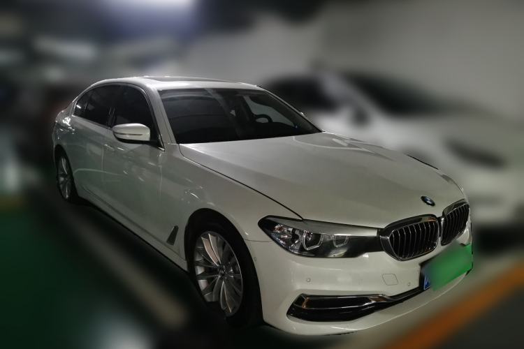 Used BMW 5 Series 2020 525Li Luxury Package Front Right 45 Deg