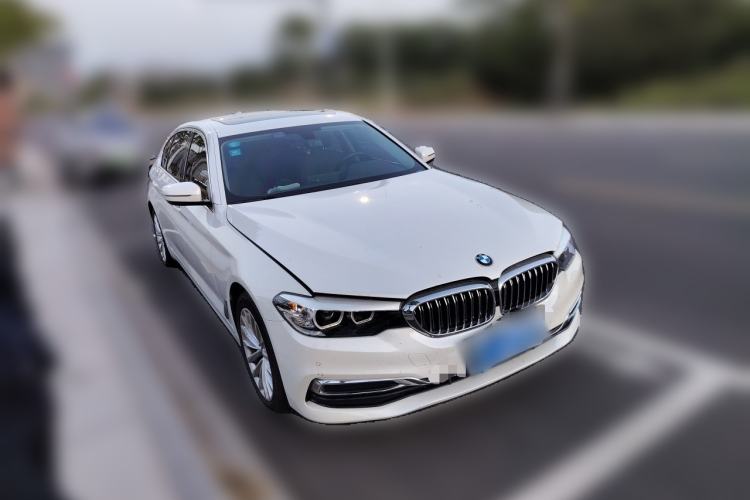 Used BMW 5 Series 2020 525Li Luxury Package Front Right 45 Deg