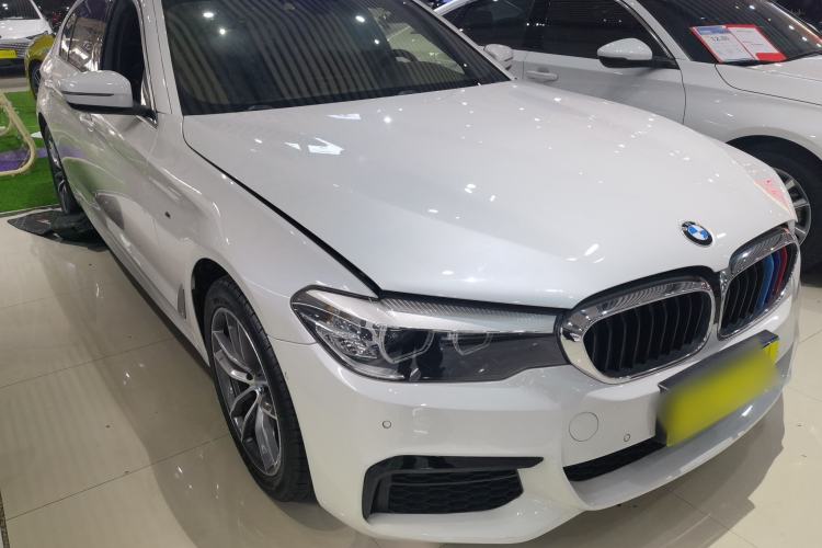 Used BMW 5 Series 2020 525Li M Sport Package Front Right 45 Deg