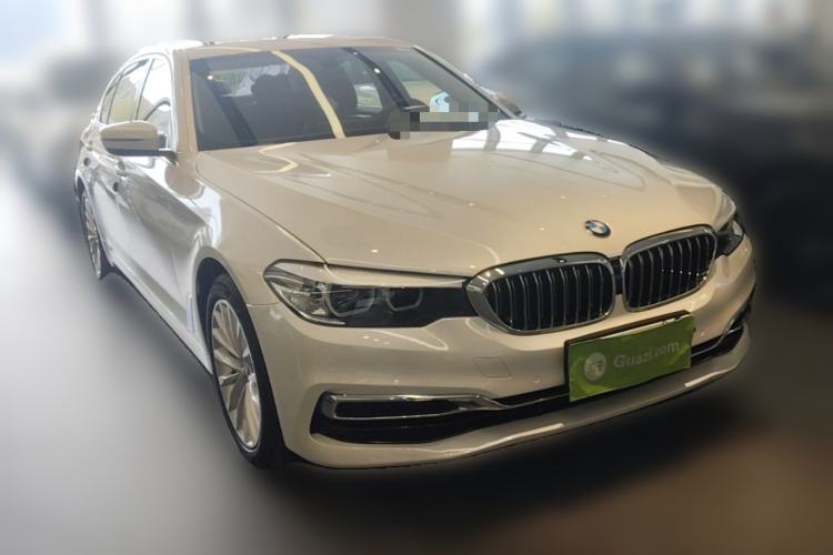 Used BMW 5 Series 2020 525Li Luxury Package Front Right 45 Deg