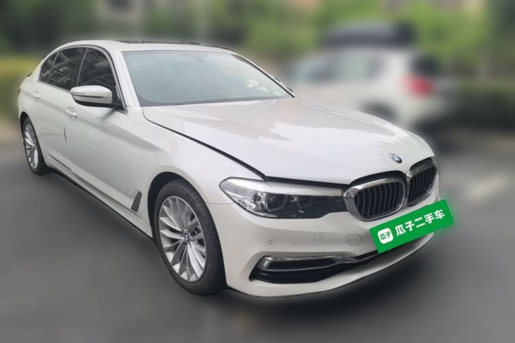 Used BMW 5 Series 2020 525Li Luxury Package Front Right 45 Deg