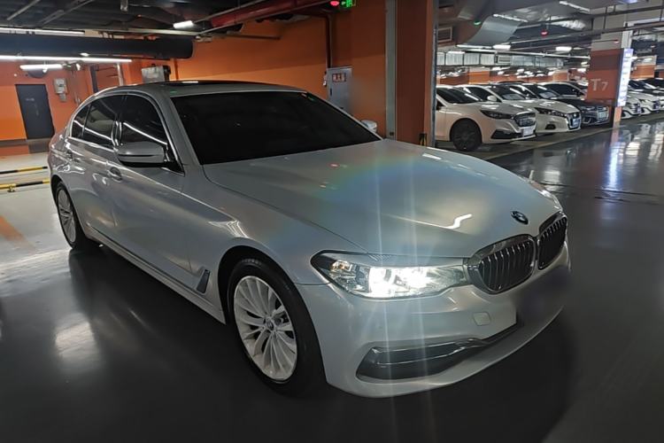 Used BMW 5 Series 2020 525Li Luxury Package Front Right 45 Deg