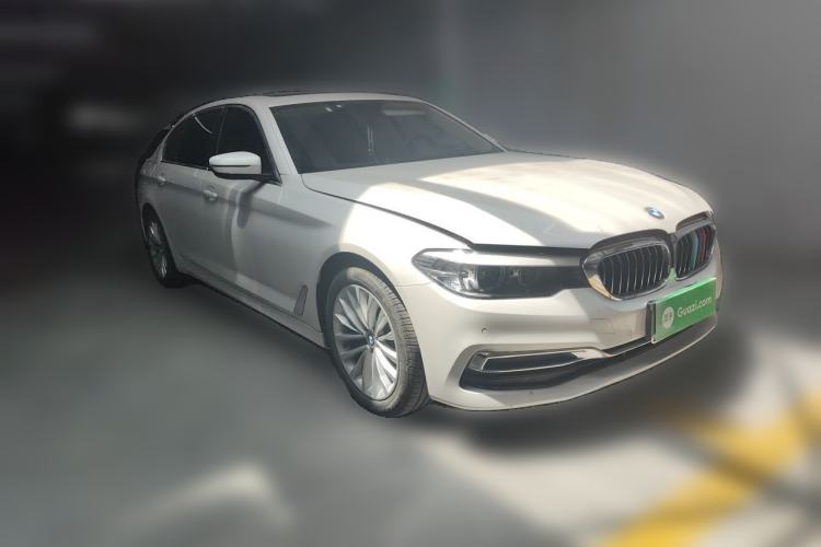 Used BMW 5 Series 2020 525Li Luxury Package Front Right 45 Deg