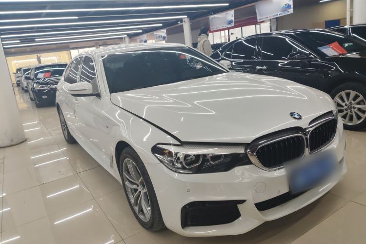 Used BMW 5 Series 2020 525Li M Sport Package Front Right 45 Deg