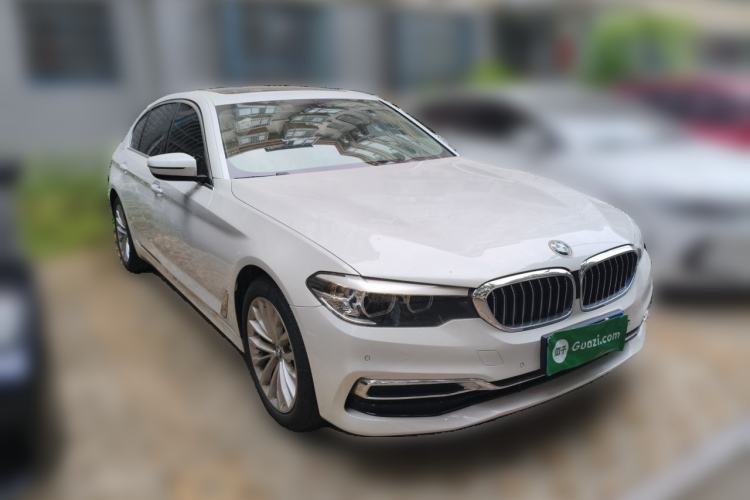 Used BMW 5 Series 2020 525Li Luxury Package Front Right 45 Deg