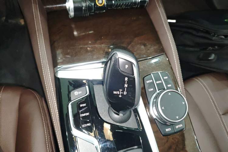 Used BMW 5 Series 2020 525Li Luxury Package Gear Lever