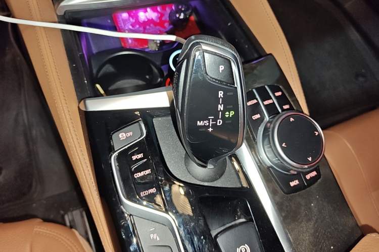 Used BMW 5 Series 2020 530Li Luxury Edition M Sport Package Gear Lever