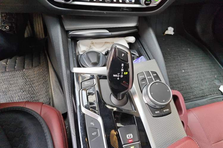 Used BMW 5 Series 2020 530Li Luxury Edition M Sport Package Gear Lever