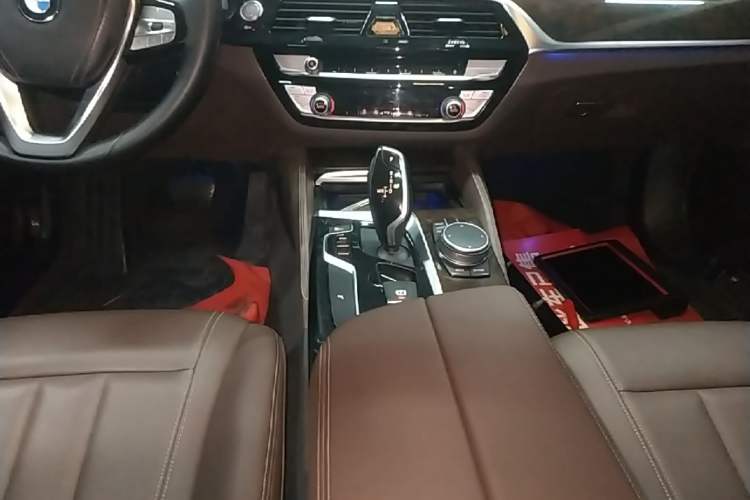 Used BMW 5 Series 2020 525Li Luxury Package Gear Lever