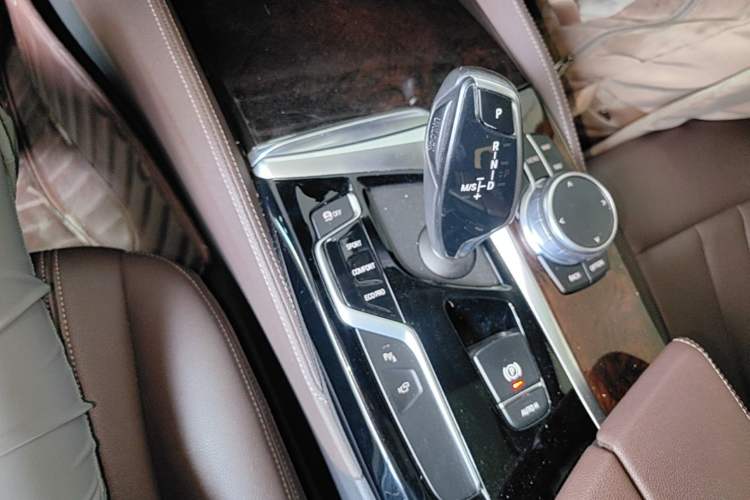 Used BMW 5 Series 2020 525Li Luxury Package Gear Lever