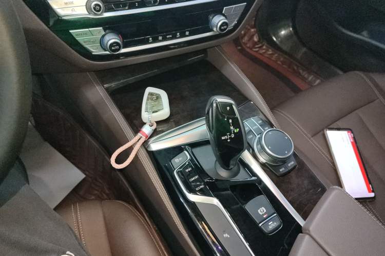 Used BMW 5 Series 2020 525Li Luxury Package Gear Lever