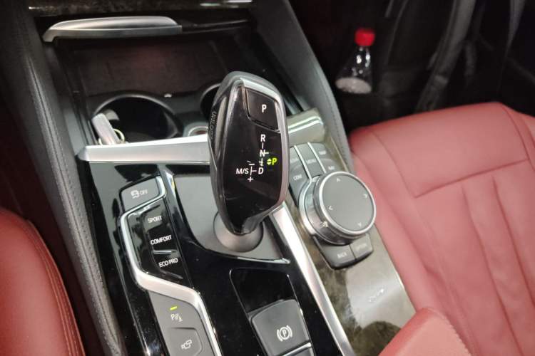 Used BMW 5 Series 2020 530Li Luxury Edition M Sport Package Gear Lever