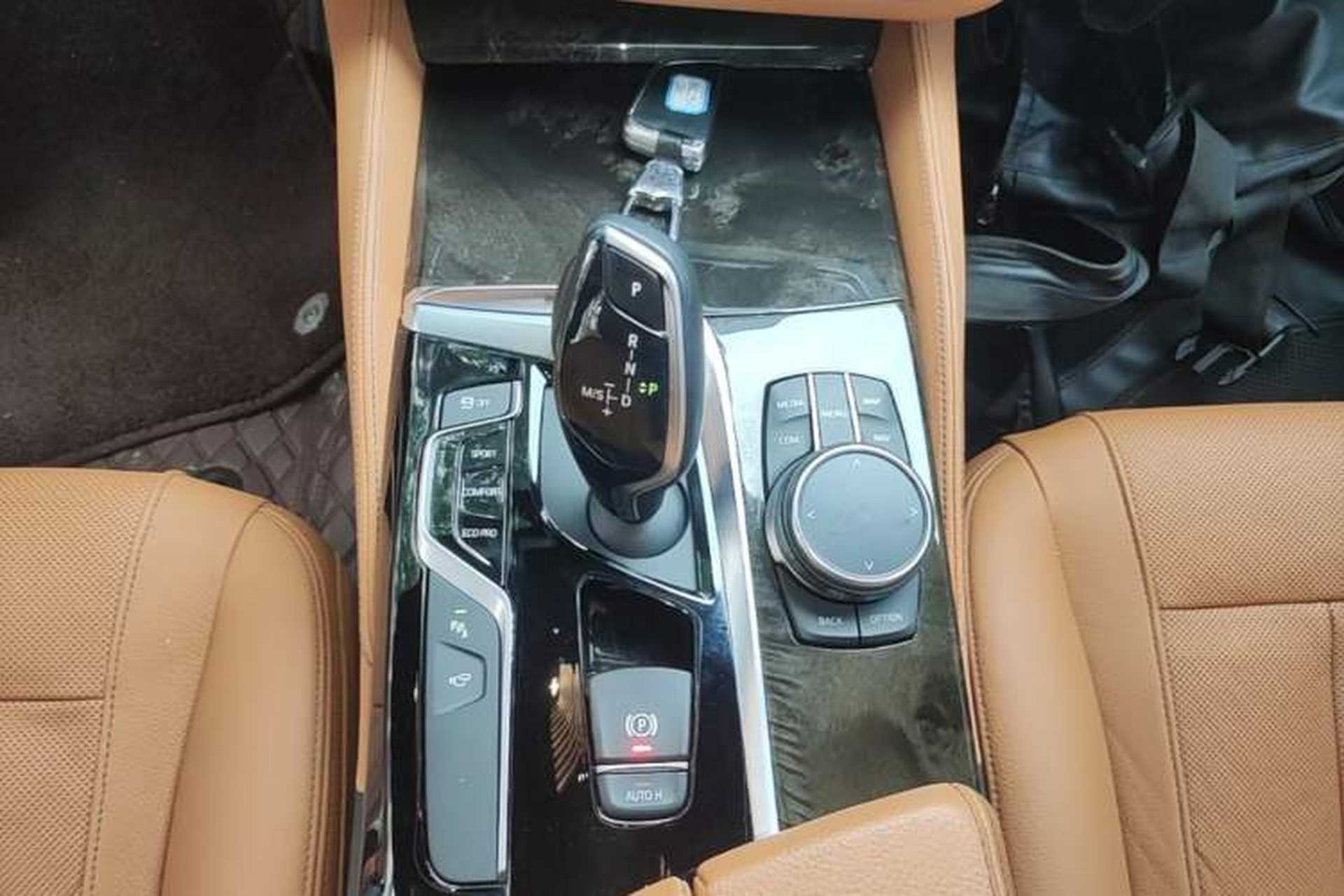 Used BMW 5 Series 2020 530Li Luxury Edition M Sport Package Gear Lever
