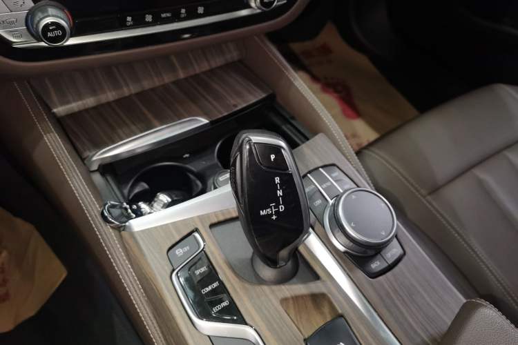 Used BMW 5 Series 2020 525Li M Sport Package Gear Lever