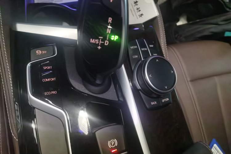 Used BMW 5 Series 2020 525Li Luxury Package Gear Lever