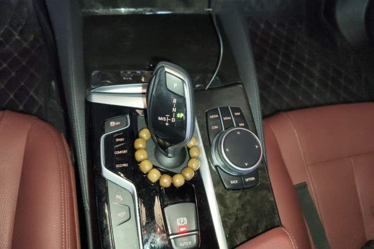 Used BMW 5 Series 2020 530Li Luxury Edition M Sport Package Gear Lever