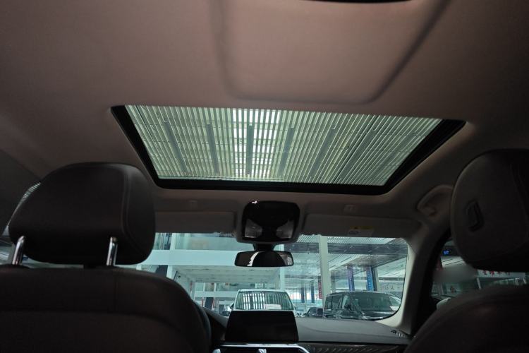 Used BMW 5 Series 2020 525Li Luxury Package Headliner
