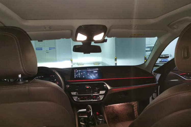 Used BMW 5 Series 2020 525Li Luxury Package Headliner