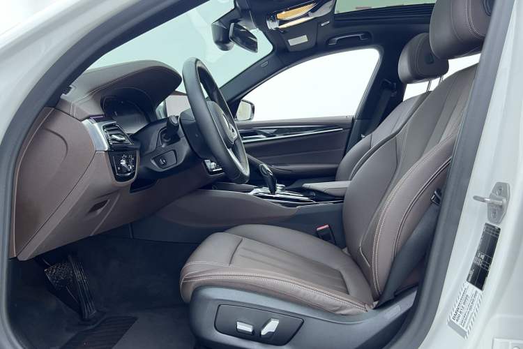 Used BMW 5 Series 2020 525Li M Sport Package Interior 1