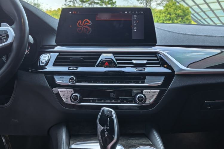 Used BMW 5 Series 2020 530Li Leading Model M Sport Package Interior 1