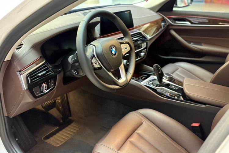 Used BMW 5 Series 2020 525Li Luxury Package Interior 1