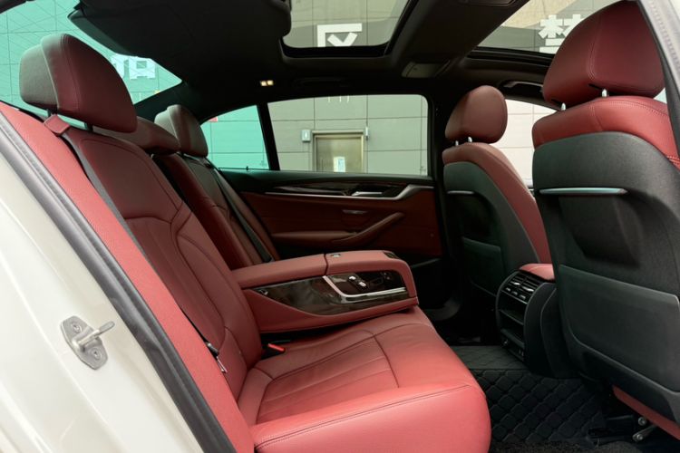 Used BMW 5 Series 2020 530Li Leading Model M Sport Package Interior 10