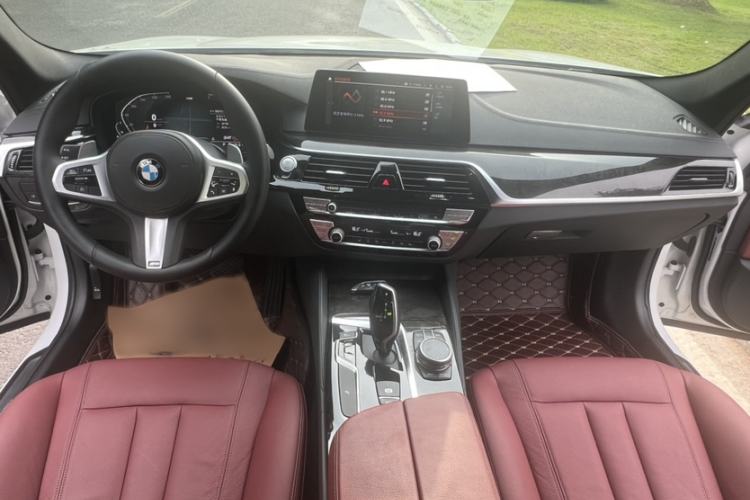 Used BMW 5 Series 2020 530Li Leading Model M Sport Package Interior 10