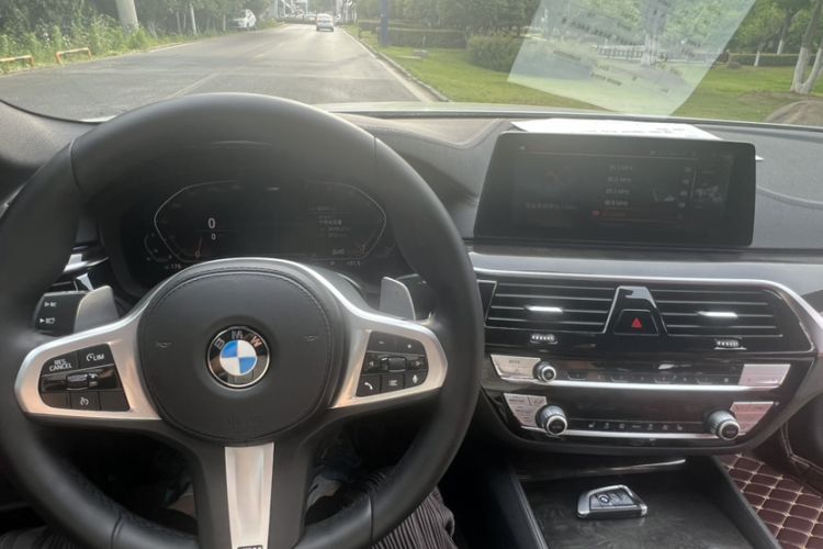 Used BMW 5 Series 2020 530Li Leading Model M Sport Package Interior 11