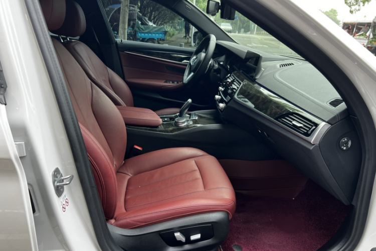 Used BMW 5 Series 2020 530Li Leading Model M Sport Package Interior 12