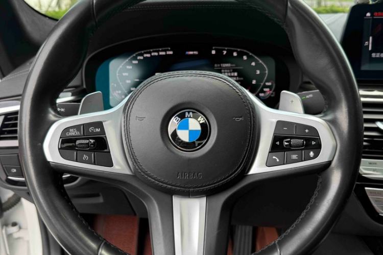 Used BMW 5 Series 2020 530Li Luxury Edition M Sport Package Interior 2