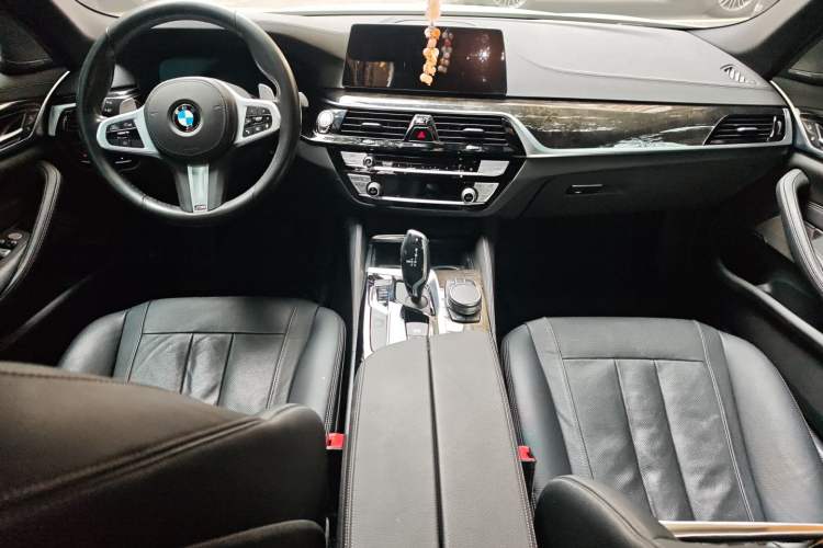 Used BMW 5 Series 2020 530Li Luxury Edition M Sport Package Interior 2