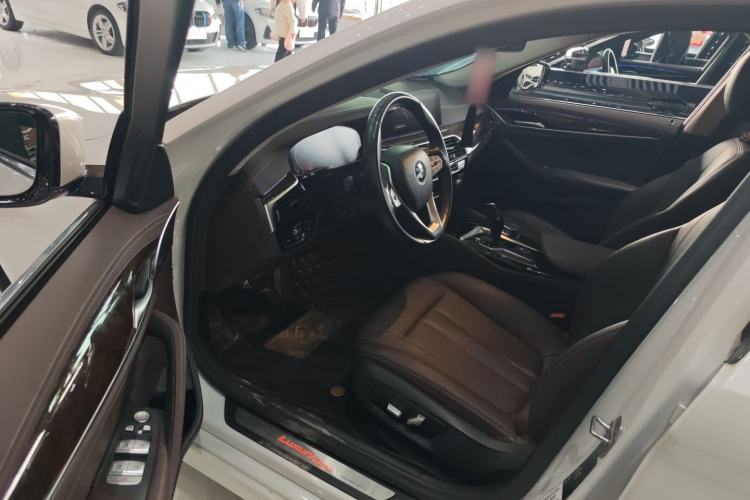Used BMW 5 Series 2020 525Li Luxury Package Interior 2